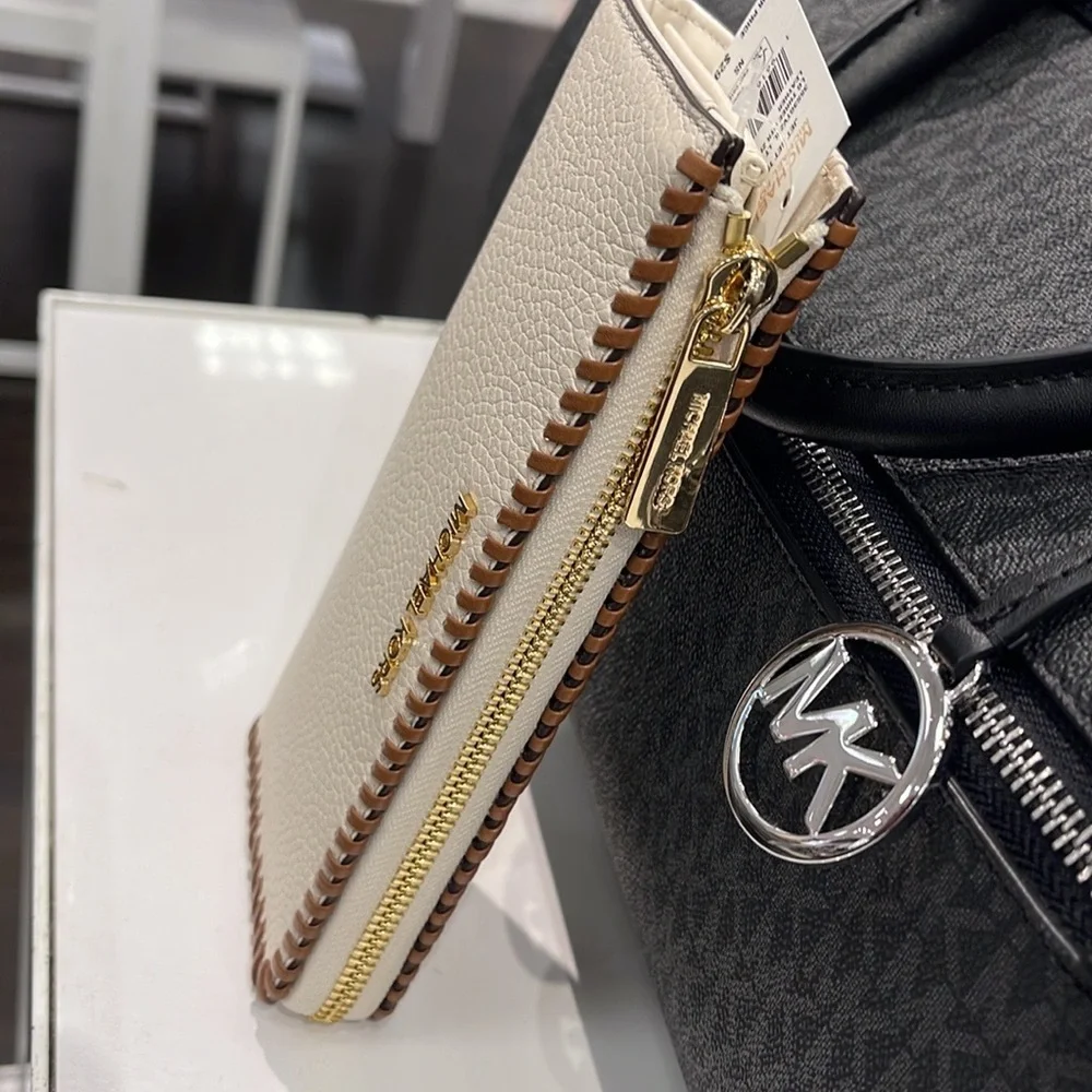 Michael Kors Jet Set Travel Large Pebble Leather Quarter-Zip Wallet NWT